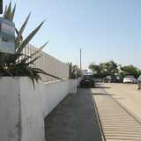 ...ecco che arriviamo al lido. Qui per poter accedere ci chiedono di pagare l�ingresso, anche se in realt� i gestori sono in regola...